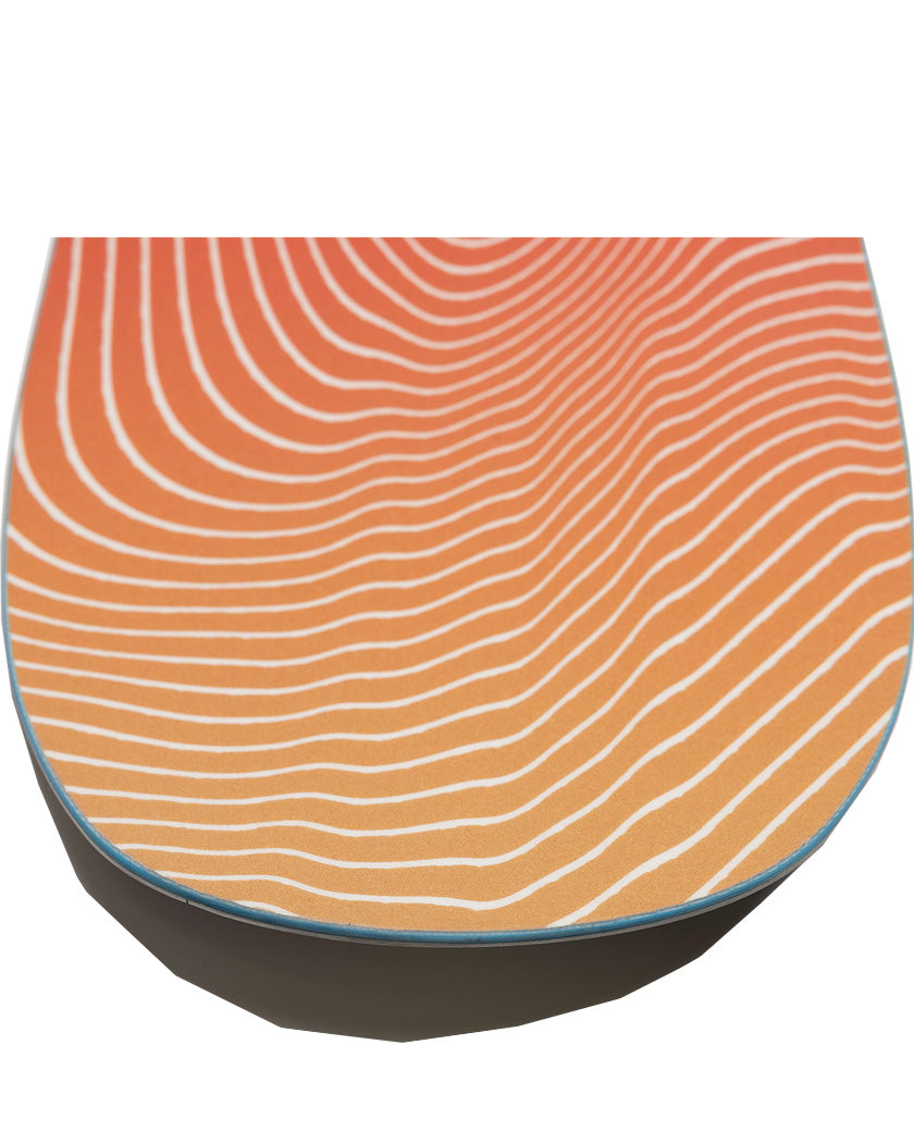 The 2025 Nitro Alternator x Volcom is a super capable, all-terrain freestyle board that will handle everything inbounds - to the wild terrain outside the boundary. With enough shape to float on the deep days, a stiff enough flex to power through big landings and all the pop and responsive you want from the camber profile, the Alternator is an easy choice.