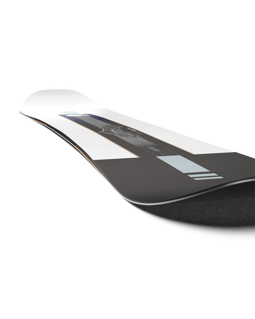 The Sight is an all-mountain snowboard with a freeride inspired shape. A tapered directional shape enhances turning sensation and float, with Cross Profile camber for stability on groomers. Using eco-friendly cork rails the Sight makes hard pack feel like butter while reducing the impact on the planet.