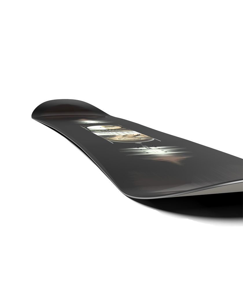 The Pulse snowboard features a soft flex and a forgiving profile, facilitating progression and lowering consequences for beginners. This versatile, directional twin features Bite Free Edges and Flat Out Camber for a catch free ride.