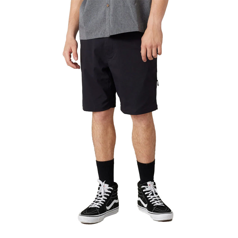 686 Everywhere Hybrid Relaxed Short Black