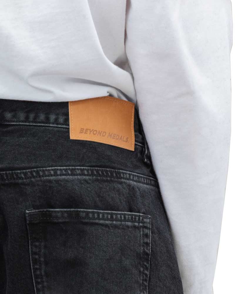 Beyond Medals Loose Jeans Black