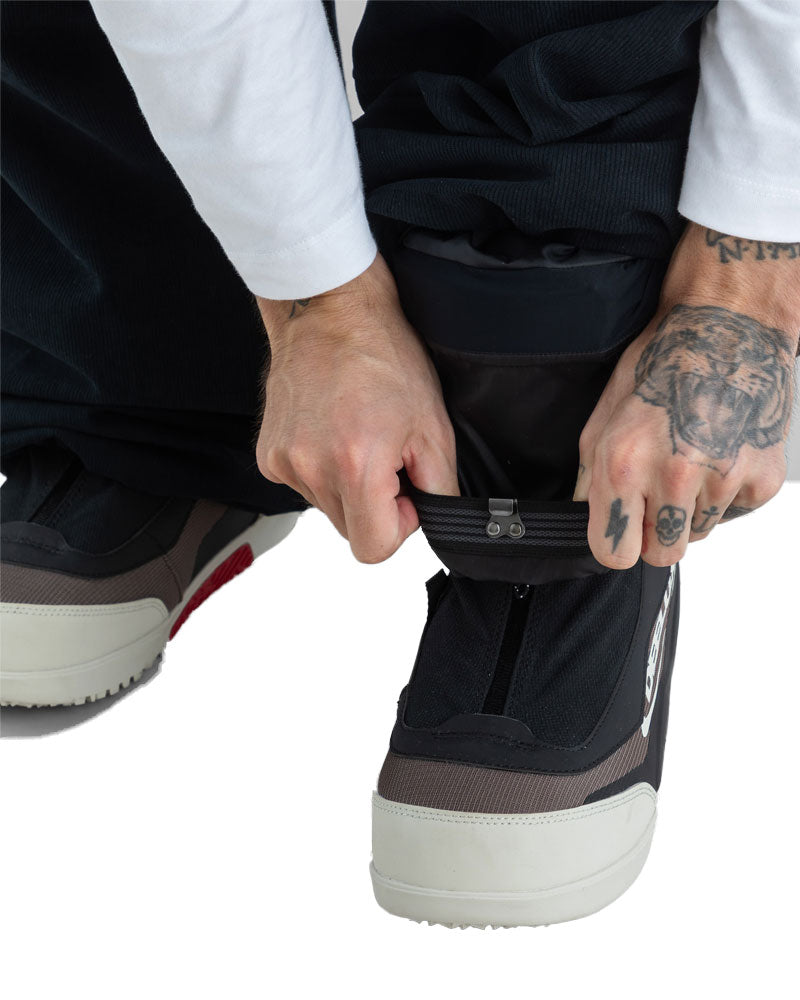 Beyond Medals Park Pants Cord 2L Black 2027