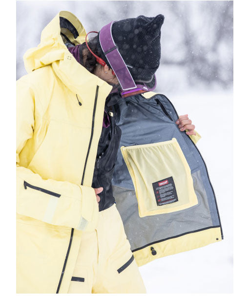 Burton Women's [ak] Tusk Gore-Tex PRO 3L Jacket Buttermilk