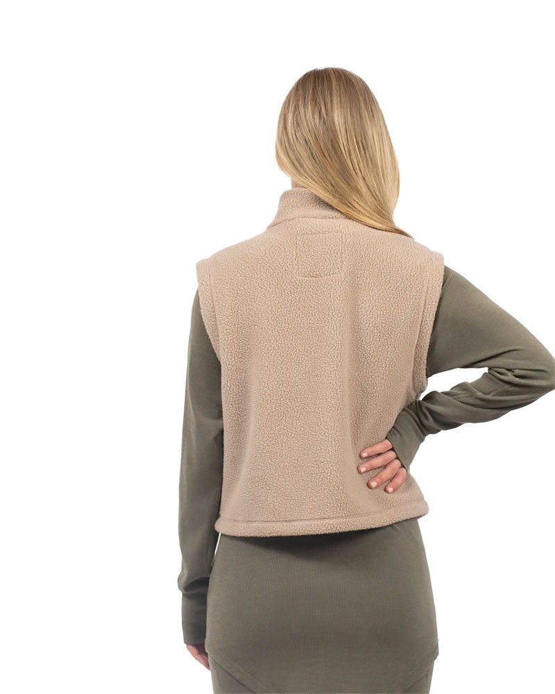 Eivy Women's Boxy Sherpa Vest Sand 2026