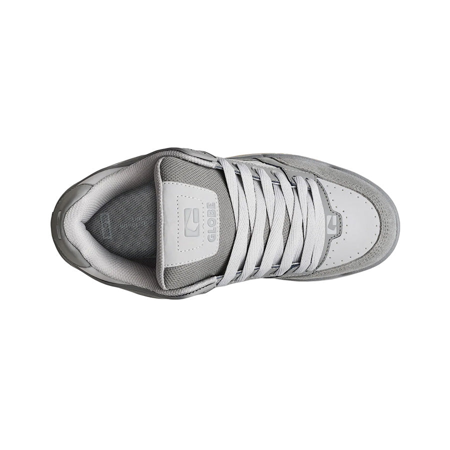 Globe Tilt Shoe Smoke