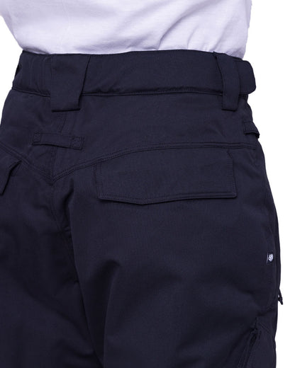 A 686 favorite with timeless style and unbeatable function. Cargo pockets to stash your gear, kick panels to protect your cuffs, and insulation plus infiDRY® 10k fabric to keep you warm and dry.