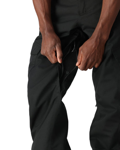 A 686 favorite with timeless style and unbeatable function. Cargo pockets to stash your gear, kick panels to protect your cuffs, and insulation plus infiDRY® 10k fabric to keep you warm and dry.