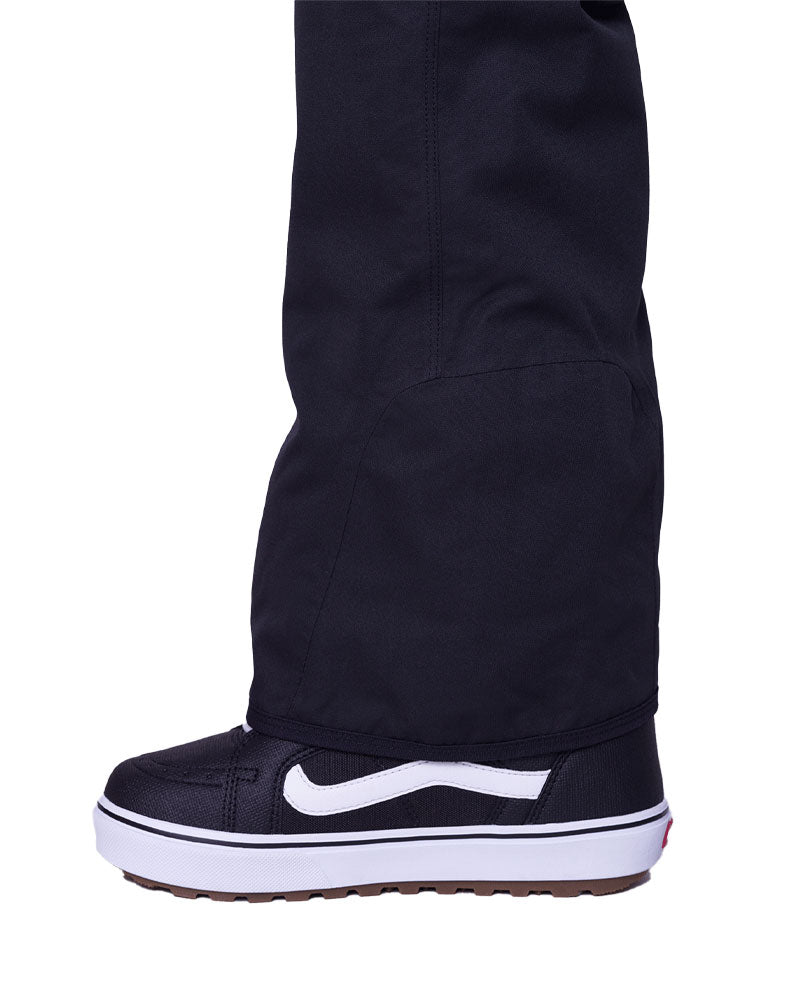 A 686 favorite with timeless style and unbeatable function. Cargo pockets to stash your gear, kick panels to protect your cuffs, and insulation plus infiDRY® 10k fabric to keep you warm and dry.