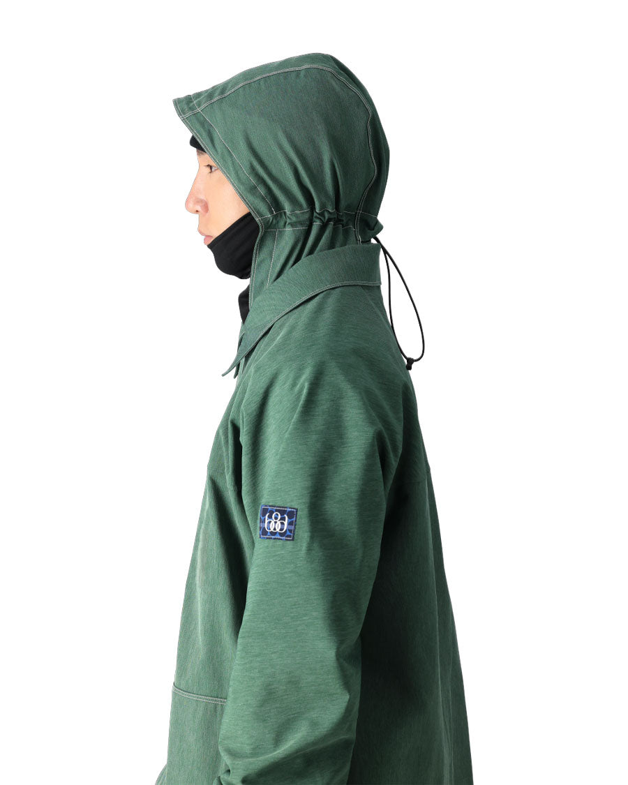 A versatile jacket designed to be worn on the moutain and around town. Leave the hood on for stormy days in the backcountry or remove the hood for clips in the park and streets or daily wear.