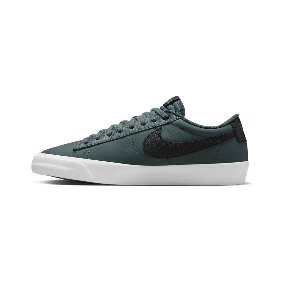 nike vintage blazer black