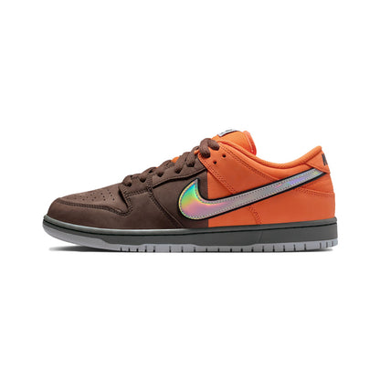 Nike SB Dunk Low Pro Shoe Safety Orange/ Wolf Grey-Baroque Brown