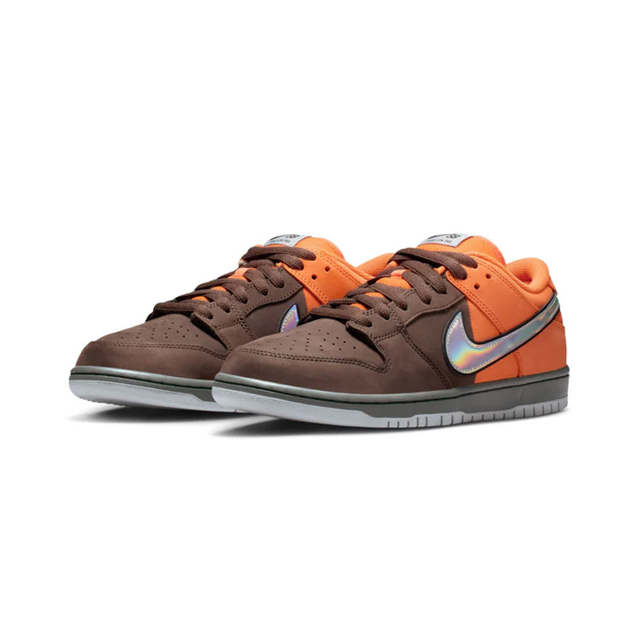 Nike SB Dunk Low Pro Shoe Safety Orange/ Wolf Grey-Baroque Brown