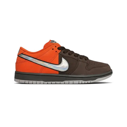 Nike SB Dunk Low Pro Shoe Safety Orange/ Wolf Grey-Baroque Brown