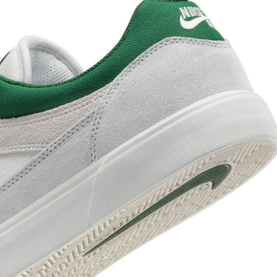 nike sb adversary white & pine green skate shoes