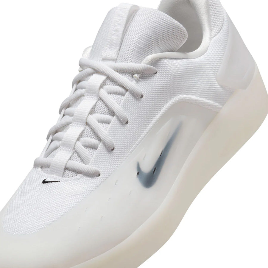 Nike SB Zoom Nyjah 4 White/Black White Black