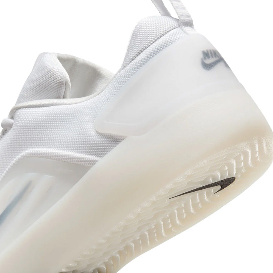 Nike SB Zoom Nyjah 4 White/Black White Black