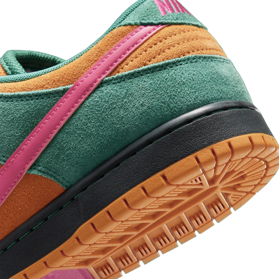 Nike Sb Dunk Low Pro Shoe Green Noise/Watermelon-Light Curry