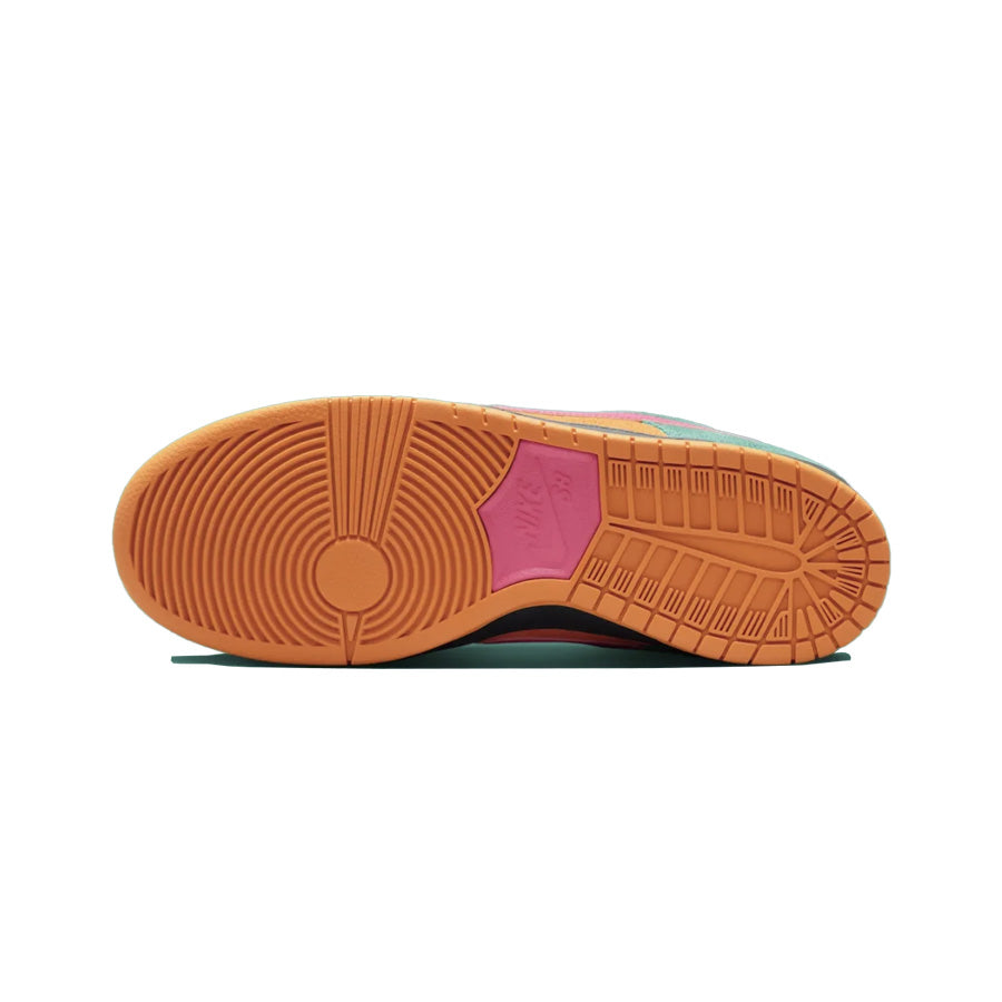 Nike Sb Dunk Low Pro Shoe Green Noise/Watermelon-Light Curry