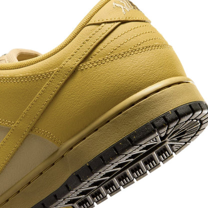 Nike Sb Dunk Low Pro Shoe Saffron Quartz/Saffron Quartz-Pear