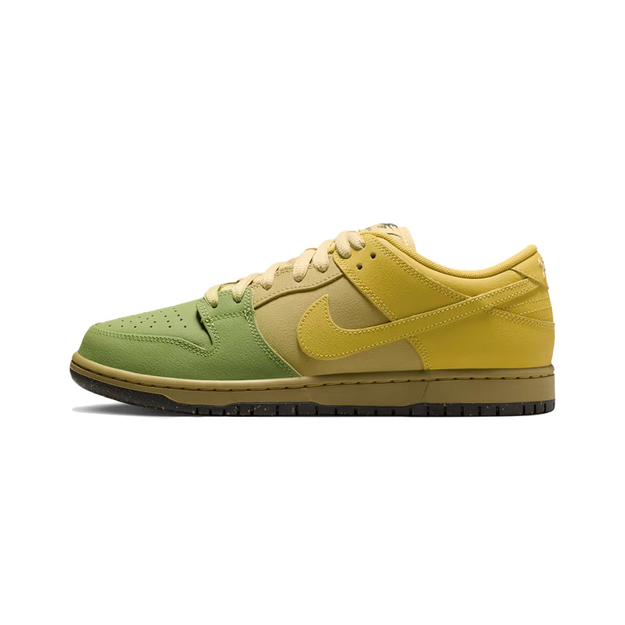 Nike Sb Dunk Low Pro Shoe Saffron Quartz/Saffron Quartz-Pear