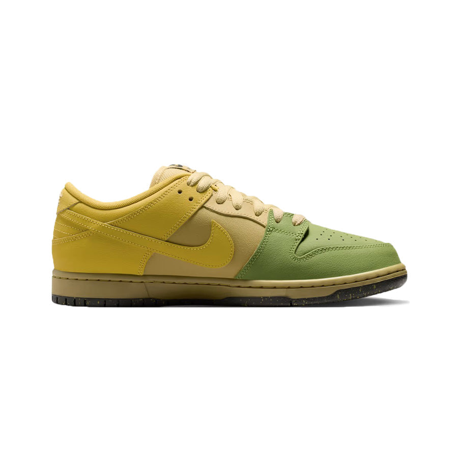Nike Sb Dunk Low Pro Shoe Saffron Quartz/Saffron Quartz-Pear
