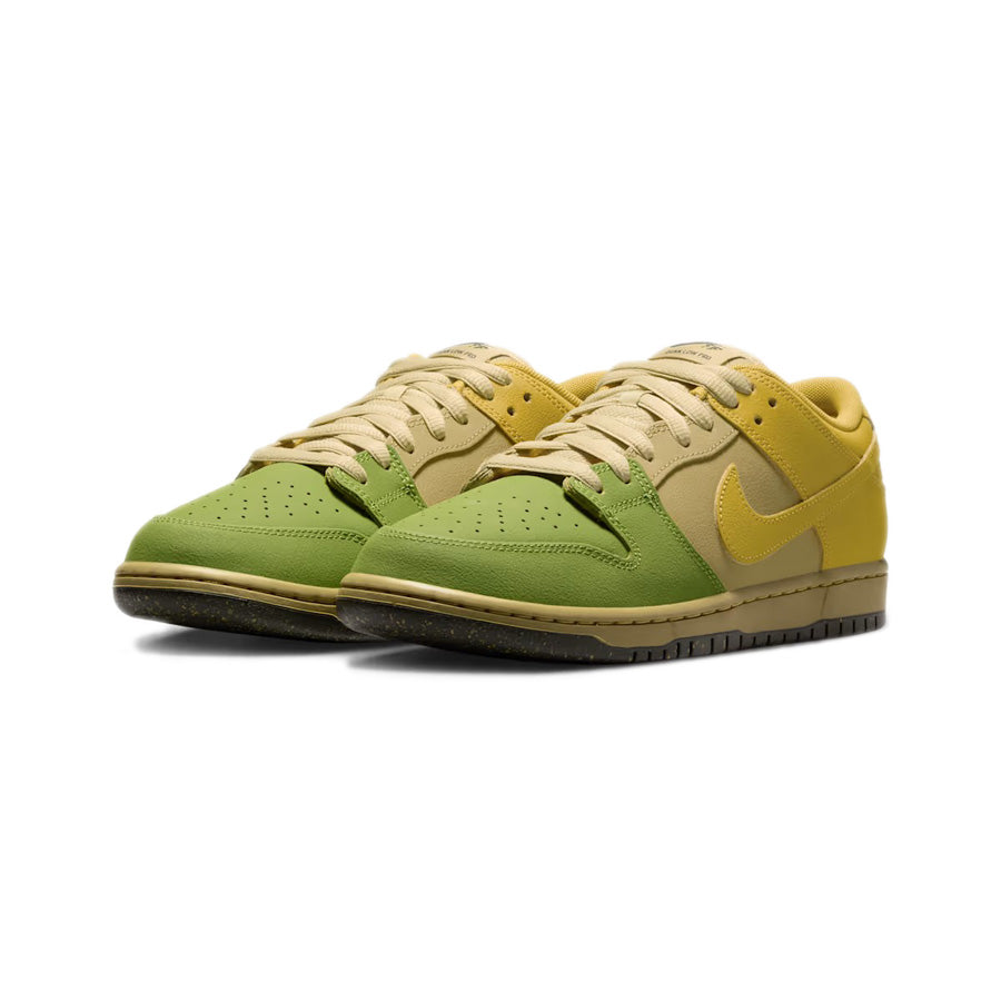 Nike Sb Dunk Low Pro Shoe Saffron Quartz/Saffron Quartz-Pear
