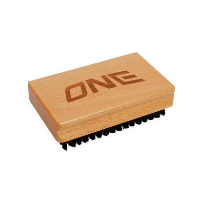 One Mfg Snowboard Wax Brass/Nylon Brush Combo 3"x5"