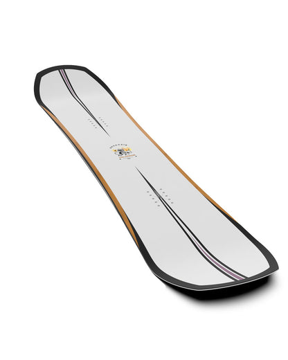 The versatile freestyle Assassin has a directional twin shape and is built with a long list of technologies, making it a ride-anything solution. The Assassin is designed for float in pow, stability on high-speed groomers, and premium park performance.