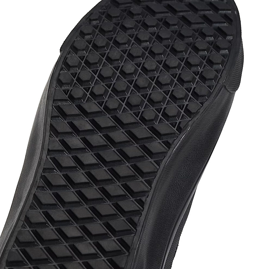 Vans Mid-Slip Insulated Shoe Black