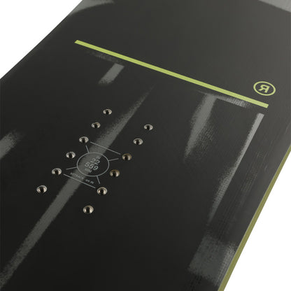 Close up view of the middle section on the Ride Manic Snowboard