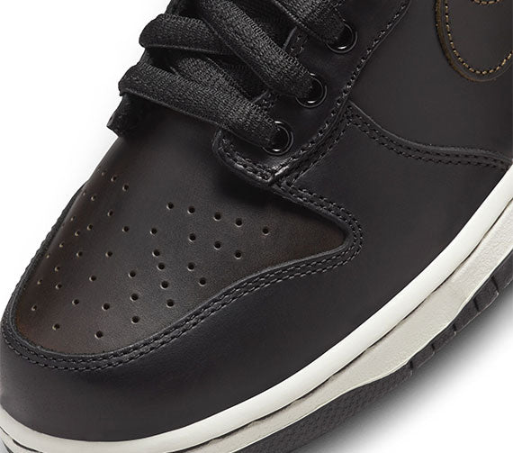 Nike SB Dunk High OG QS - Black/Black-Metallic Gold